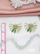 THE ENCHANTED FERNS - FLORAL STUD EARRINGS (GREEN)