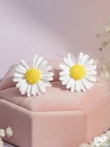FORGET-ME-NOT - CASUAL STUD EARRINGS (WHITE)