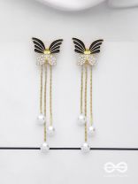 WINGED WONDERLAND - GOLDEN PEARL EAR JACKETS (BLACK)