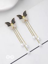 WINGED WONDERLAND - GOLDEN PEARL EAR JACKETS (BLACK)