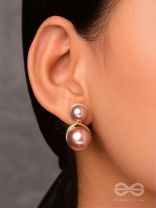 LOOP-DE-LOOP - GOLDEN PEARL STUDS 