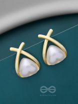 ENTANGLED IN LOVE - CASUAL GOLDEN STUDS
