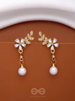LIFE IN FULL BLOOM - SPARKLING PEARL EARRINGS