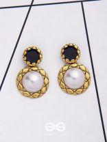 MIDNIGHT PEARL - STATEMENT DROP EARRINGS