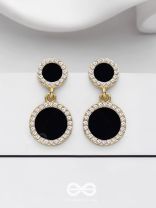 MIDNIGHT ENCHANTMENT - GOLDEN AND BLACK DROP EARRINGS