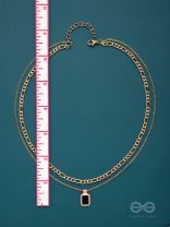 OUT OF THE DARK - BLACK MULTILAYERED NECKPIECE