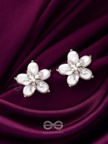 A CRYSTALLINE PERWINKLE - WHITE CASUAL STUDS 