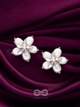 A CRYSTALLINE PERWINKLE - WHITE CASUAL STUDS 
