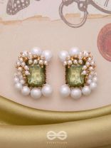 Varkshya - The Shining Forest - Green Pearl Stud Earrings