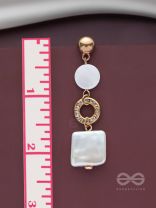 LIGHTHEARTED CHIC CHARM - CASUAL DROP EARRINGS