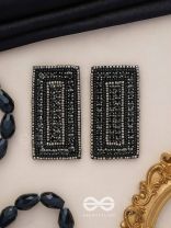 KSHAPA - NIGHT OF POETS - BEADS EMBROIDERED EARRINGS