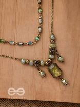 THE SMOKEY FOREST - STATEMENT MULTILAYERED NECKPIECE