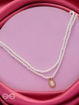 MERMAID'S TREASURES - MULTILAYERED PEARL NECKPIECE