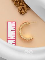 CRYSTAL GALAXIES - GOLDEN EMBELLISHED EARRINGS (PEACH)