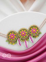 SAKOSHA - THE SEASHELL BEAUTY - SHELLS, BEADS AND RESHAM EMBROIDERED NECKPIECE