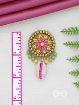 VAARIJA - THE  SEASHELL GALA - SHELL AND BEADS EMBROIDERED EARRINGS