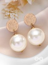 THE CLASSIC LUSTRE - PEARL DROP EARRINGS