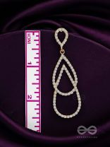 DROP IT LIKE IT'S HOT - STATEMENT GOLDEN EARRINGS