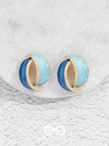 THE BLUE BAUBLES - GOLDEN ENAMELLED STUD EARRINGS