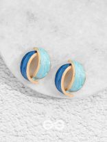 THE BLUE BAUBLES - GOLDEN ENAMELLED STUD EARRINGS