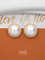 THE IVORY ILLUSION - GOLDEN PEARL STUD EARRINGS