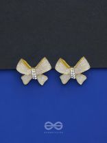 RETRO RIBBON RADIANCE - GOLDEN EMBELLISHED EARRINGS