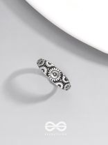 THE DAISY CASCADE - CASUAL SIVER RING (ADJUSTABLE)
