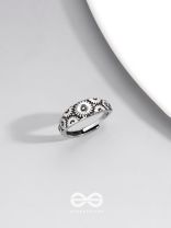 THE DAISY CASCADE - CASUAL SIVER RING (ADJUSTABLE)