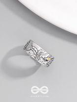 THE FIREBOLT FANG - STATEMENT SILVER RING (ADJUSTABLE)