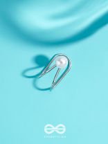 A PEARL PLEASE - SILVER EMBELLISHED EARCUFF
