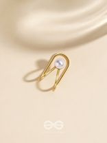 A PEARL PLEASE - GOLDEN EMBELLISHED EARCUFF (one ear)