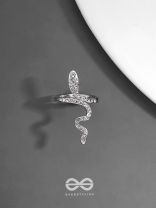 STUDDED SLYTHERIN - STATEMENT SILVER RING (ADJUSTABLE)