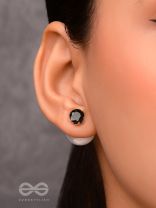 A MYSTIC PEARL - GOLDEN EMBELLISHED EARRINGS (BLACK)