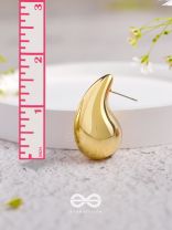 The Glistening Drops - Classy Golden Stud Earrings