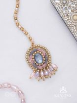 Adhana - Delicate Glow - Stone, Beads And Glass Drops Hand Embroidered Maangtika
