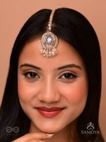 Adhana - Delicate Glow - Stone, Beads And Glass Drops Hand Embroidered Maangtika