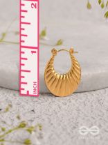 Dazzling Flickers - Golden Stainless Steel Earrings With Anti-Tarnish Coating