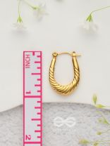 Moonbeam Echoes - Golden Stainless Steel Earrings With Anti-Tarnish Coating