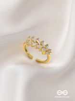 Glistening Leaf - Golden Embellished Ring 