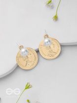 Victorian Rush - Golden Pearl Ear Jackets