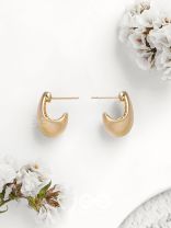 Rare Raindrops - Golden Earrings