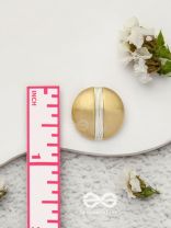 Subtle Streak - Golden Stud Earrings