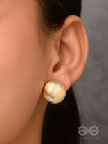 Subtle Streak - Golden Stud Earrings