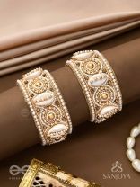 Saindhav- The Marine Love- Shells And Beads Hand Embroidered Bangle (Set Of 2)