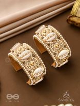 Saindhav- The Marine Love- Shells And Beads Hand Embroidered Bangle (Set Of 2)
