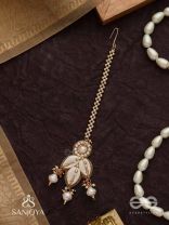 Savishkaar- The First Manifestation- Shells And Beads Hand Embroidered Maangtika
