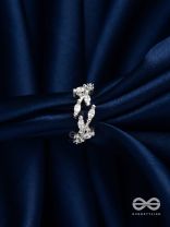 The Snowy Leaves - Embellished Silver Ring (Adjustable)