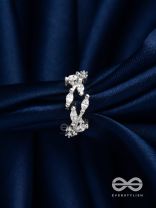 The Snowy Leaves - Embellished Silver Ring (Adjustable)