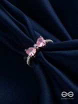The Cindrella'S Bow - Silver Embellished Ring (Adjustable)