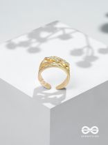 The Playful Knots - Golden Cubic Zirconia Ring (Adjustable)